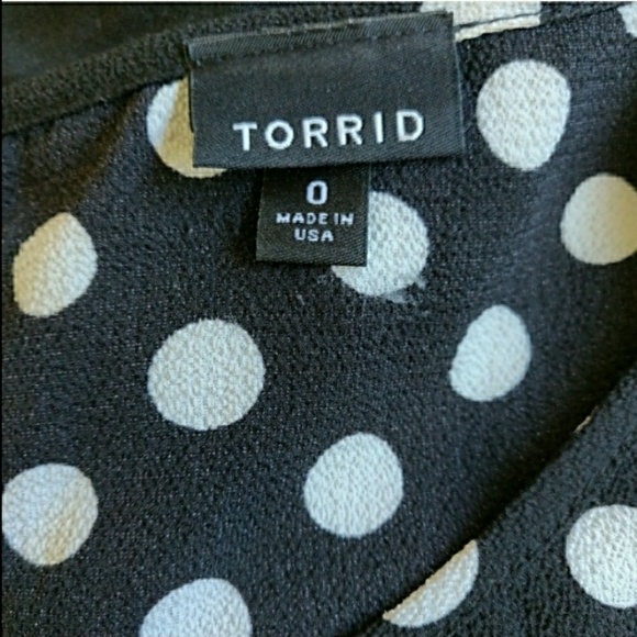 Torrid - Polka dot flutter sleeve top - Picture 3 of 7